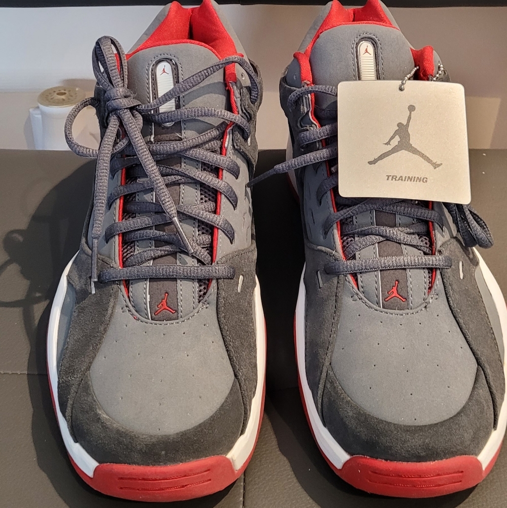 Jordan S.U. Trainer size 10 - Brand New